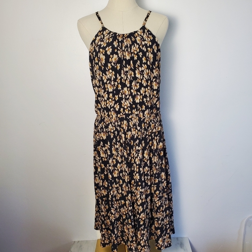RW&CO Floral Halter Midi Sundress - Picture 2 of 7